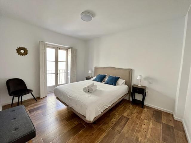 Ti2 Duplex Con Terraza Privada, 120 Metros De La Catedral Apartment Sevilla Bagian luar foto